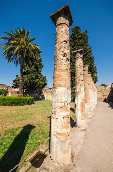 Ruínas Antiga Cidade Romana Pompeia Que Foi Destruída Pelo Vulcão — Fotografia de Stock