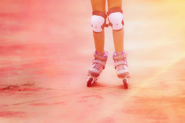 Bliska Roller Skater Girl Stonowanych Obrazów — Zdjęcie stockowe