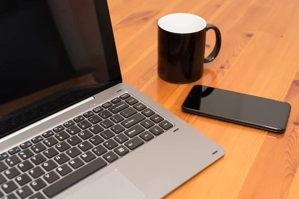 Wooden Office Desk Table Laptop Cup Smartphone Top View — Stock Photo, Image