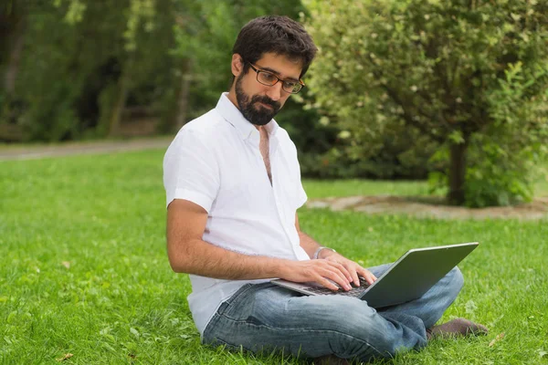 Young Man Park Sitting Grass Laptop — Stock Photo, Image