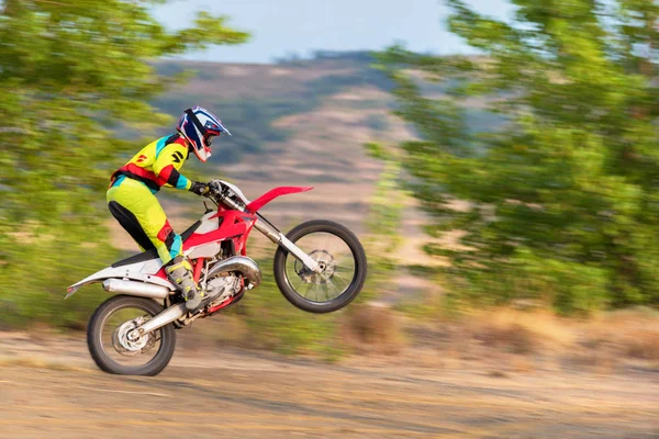 Motocross Rider Doing Wheelie — Stock Photo, Image