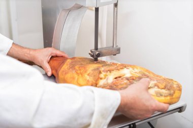 İber jambon kesme endüstriyel proses işçisi el yakın çekim