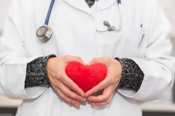 Doctor Holding Red Heart Shape — Stock Photo, Image