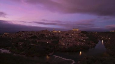Zaman atlamalı, Toledo eski kasaba cityscape alacakaranlıkta, İspanya