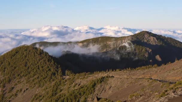 Czas wygaśnięcia morze Morze chmur w wulkaniczny krajobraz Tenerife, Hiszpania. — Wideo stockowe