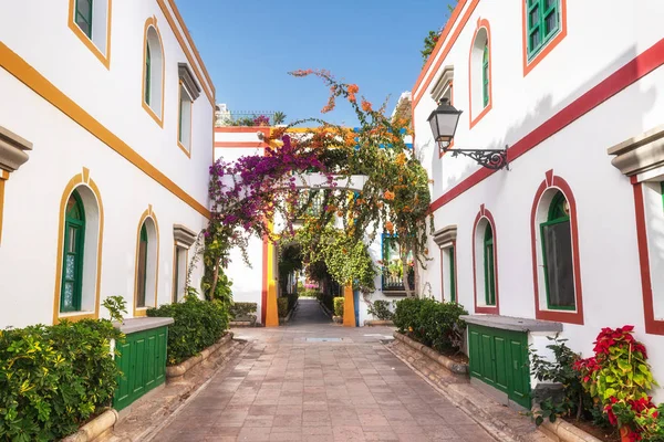 Puerto de Mogan, hermoso destino turístico en Gran Canaria, Islas Canarias, España. — Foto de Stock