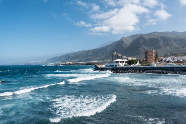 Puertito de los siloları, Kuzey Tenerife kıyı şeridi manzara, Kanarya Adaları.