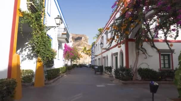 Puerto de Mogan village in Gran Canaria, Spain. Известное туристическое направление Канарских островов . — стоковое видео