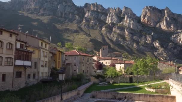 潘科博布尔戈斯的古代旅游村。西班牙. — 图库视频影像