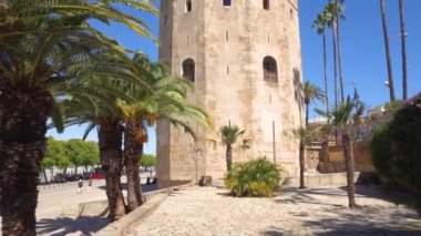 Torre del Oro Gold tower, Sevilla, İspanya'daki ünlü simge yapı.