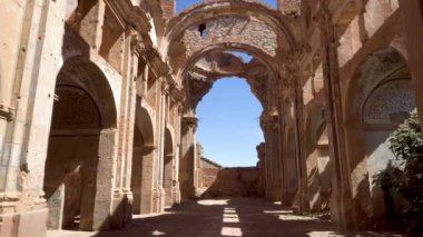 Antik Belchite köyünün Anıt Kalıntıları. İspanyol iç savaşı sırasında İspanyol köyü yıkıldı.