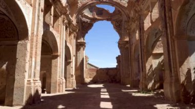 Antik Belchite köyünün Anıt Kalıntıları. İspanyol iç savaşı sırasında İspanyol köyü yıkıldı.