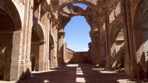 Gedenkstätte Ruinen des antiken Dorfes Belchite. spanisches Dorf während des spanischen Bürgerkriegs zerstört. — Stockvideo
