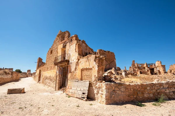 Ruïnes van Belchite, Spanje, stad in Aragon die volledig werd verwoest tijdens de Spaanse burgeroorlog. — Stockfoto