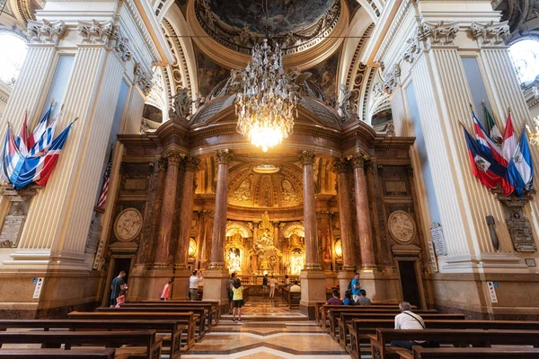 Zaragoza, España - 15 de agosto de 2019: Interior de la Basílica - Catedral de Nuestra Señora del Pilar en Zaragoza, Aragón, España . — Foto de Stock