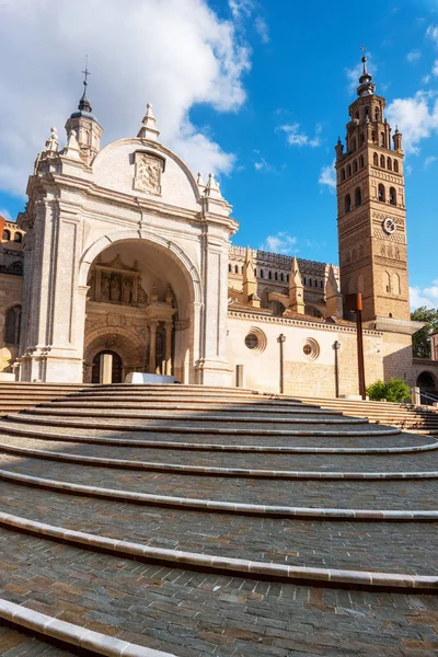 Catedral na cidade histórica de Tarazona, região de Aragão, Espanha. — Fotografia de Stock