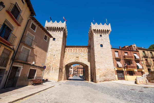 Daroca ortaçağ kasabasında Puerta baja düşük kapı, Zaragoza, Aragon, İspanya.