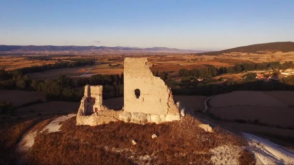 Vista aérea das ruínas antigas do castelo na província de Burgos, Castela e Leão, Espanha . — Vídeo de Stock