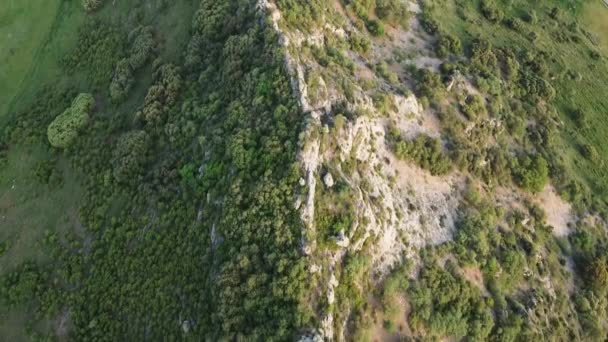 Vista aérea da paisagem montanhosa em Pancorbo, Burgos, Castilla y Leon, Espanha . — Vídeo de Stock