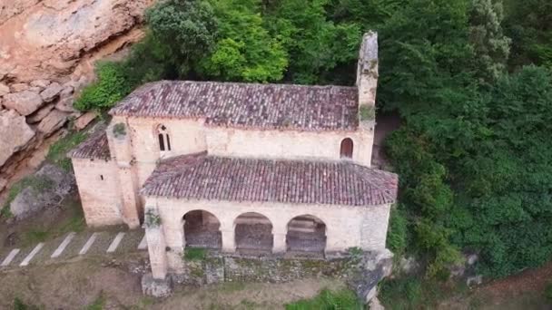 Aerial view of an ancient hermitage located in Tobera, Burgos, Spain. — Stock Video