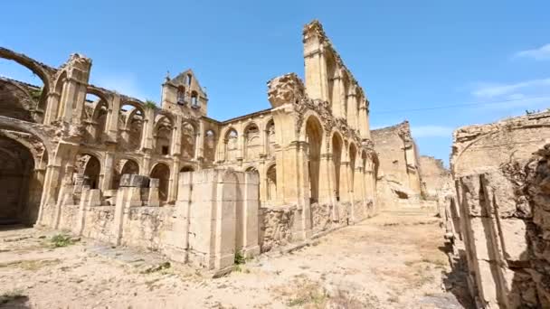 Древний заброшенный монастырь Санта Мария де Риосеко, Бургос, Испания. — стоковое видео