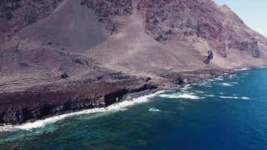 İspanya 'nın Kanarya Adaları, El Hierro Adası' ndaki manzaralı kıyı manzarası