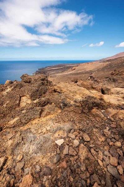 Scenic volcanic coastline landscape in el Hierro, Canary Islands, Spain. — Stock Photo, Image