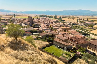 Santa Gadea del Cid 'in manzarası, Burgos, Kastilya ve Leon, İspanya' daki ünlü turistik mekan. Yüksek kaliteli fotoğrafçılık