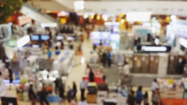 Liftstyle arka planda kalabalık insanlar