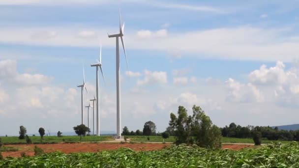 Windenergieanlagen Erzeugen Strom — Stockvideo