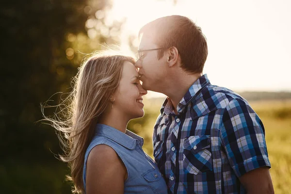 Man Kisses Girl Forehead Sunset Summer Happy Couple Love — Stock Photo, Image