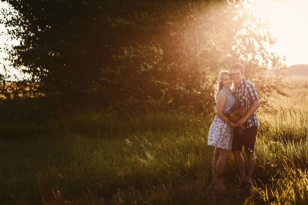 Nice Guy Girl Hugging Looking Camera Summer Soft Sunset Sunlight — Stock Photo, Image