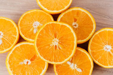 Olgun portakal, görünümünü üst yarıyı da