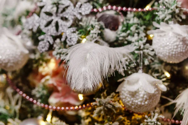 Bolas Blancas Plateadas Árbol Navidad Feliz Navidad Feliz Año Nuevo — Foto de Stock