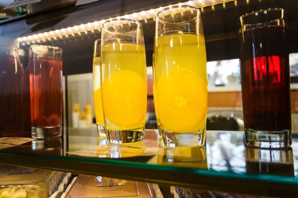 Orangensaft Großen Tassen Fruchtkompott Speisesaal — Stockfoto