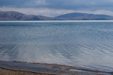 sakin manzara bahar deniz ve dağ manzaralı