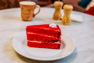 masada kırmızı ev yapımı kek bisküvi berry