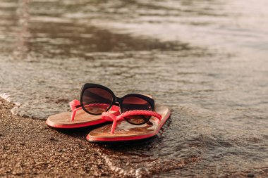 Kırmızı Bayanlar plaj flip-flop küçük çakıl plaj için