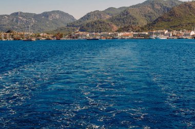 Marmaris limanına güzel manzara, Türkiye'de yaz tatili