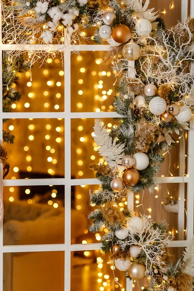 Karácsonyi Dekoráció Arany Stílusban Karácsonyi Labdák — Stock Fotó