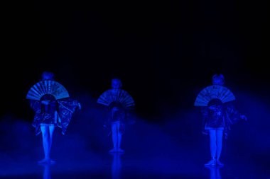 Bale dansers childs konserinde