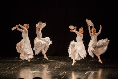 Bale dansers childs konserinde