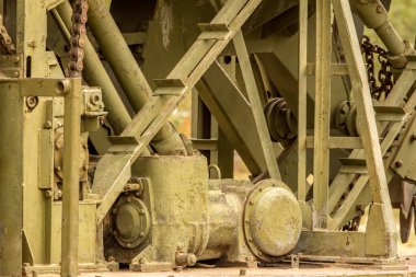 Agresif bir askeri mühendislik kamyon unsuru.