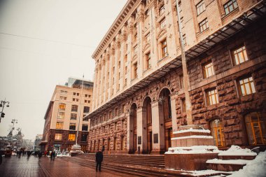 Kiev 'in şehir merkezinde kışın eski güzel mimari