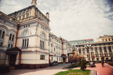 Baharda Kiev 'in merkezinde güzel bir mimari