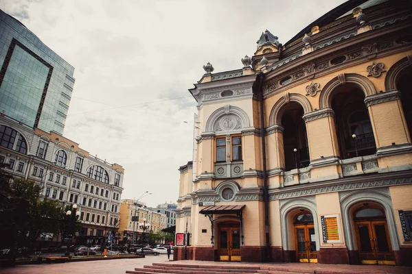 Edifício Velho Bonito Ópera Nacional Ucraniano Centro Cidade — Fotografia de Stock