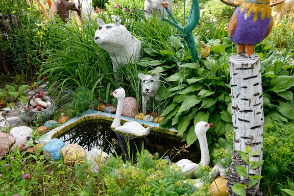 Çocuk oyuncak hayvanat bahçesinden ahşap hayvan sculpturesfor öğrenme ve çocukların gelişimi