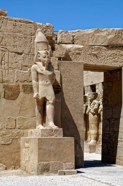 Standbeeld Van Farao Ramses Iii Tempel Van Karnak Luxor Egypte — Stockfoto