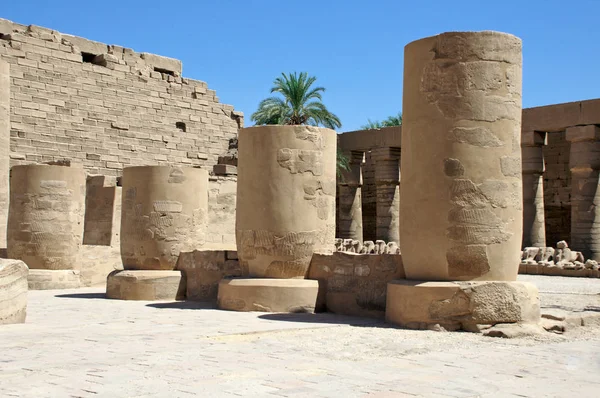 在埃及 非洲的卡纳克古庙专栏 — 图库照片
