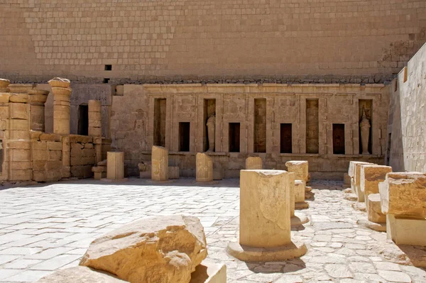 Antik Mısır Firavun Hatshepsut kadın Tapınağı kalıntıları